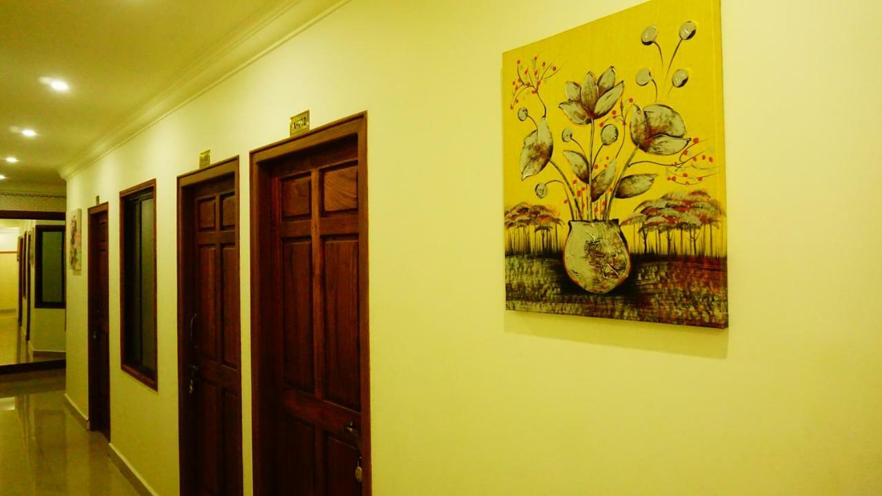 Thayamkery'S Royal Inn Коччи Экстерьер фото