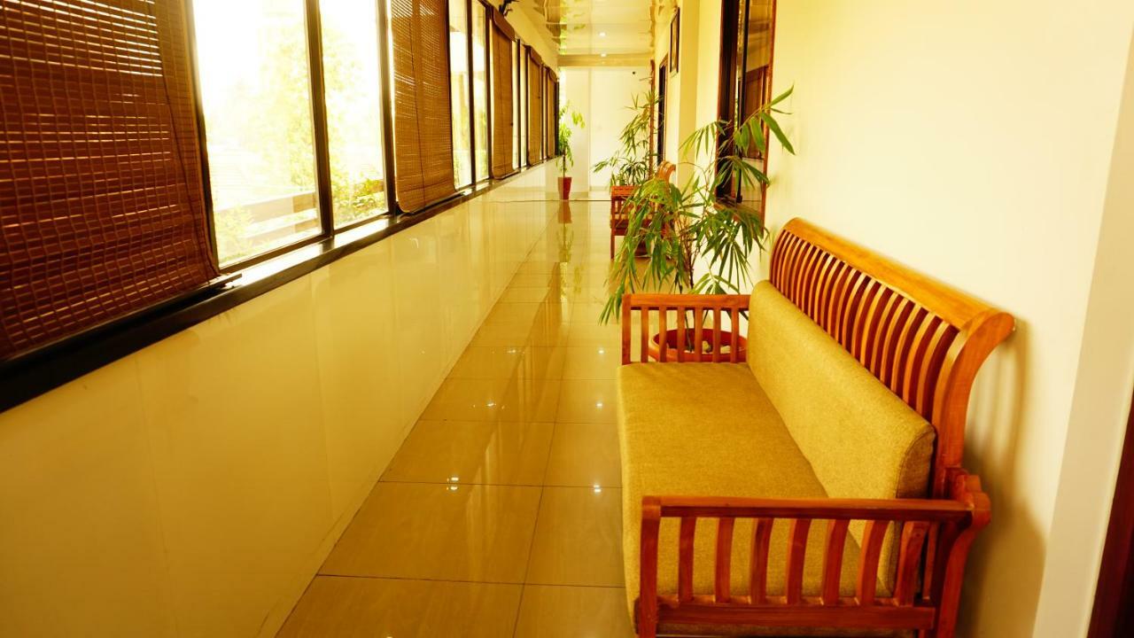 Thayamkery'S Royal Inn Коччи Экстерьер фото
